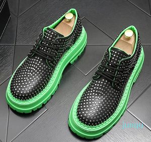 Ny lyxvarumärkesdesigner Black Green Rivet Punk Rock Lace Up Platform Casual Shoes