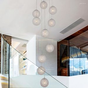 Lampadari 2023 Lampadario per scale di design nordico Pendenti moderni Illuminazione Ristorante per interni Lampada per il tempo libero Ciondolo con paralume a sfera cromata