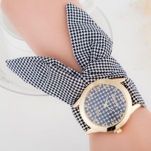 Relógios de pulso Design Design Ladies Ploth Wrist Assista Gold Fashion Women Dress Watches de alta qualidade Fabric Sweet Girls