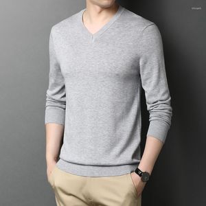 남자 스웨터 2023 스프링 가을 V- 넥 긴팔 남자 단색 패션 바닥 셔츠 930631-159