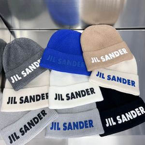 Vinter stickad mössa designer cap fashionabla bonnet klädda hösthattar för män skalle utomhus kvinnor cappelli mössor stickad hatt 233000