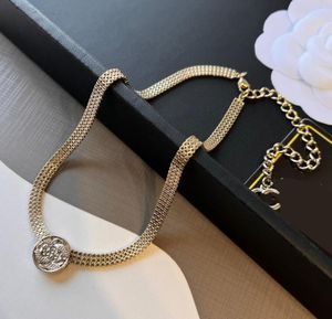 High end 18k guldplätering chokers halsband berömda designer märke dubbel bokstav klockband koppar halsband kvinnor bröllop smycken tillbehör