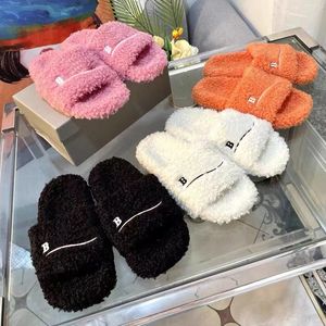 Slippers Designer Mens Ladies Slippers Plush Winter Fur Fluffy Warm Letter Sandals Comfortable Fluffy Girls Flip-flops 35-44