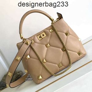 Torebka Diamond Valentinov Saddle Bag Women Bag Designer Style Luksusowe torby siatkowe Lekkie torebki łańcuch nitów żeńska 9Urv