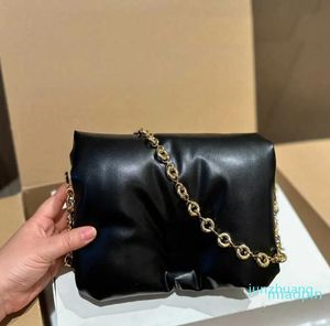 Designer-Bags nadmuchiwane torba chlebowa Kobiety łańcuch torebki Crossbody 24 skórzane torebki Flap Puszysty aksamitne torebki komunikacyjne