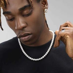 Pendant Necklaces Rock and roll imitation pearl necklace mens hip-hop pearl necklace mens necklace womens necklace fashion party jewelry gifts J240513