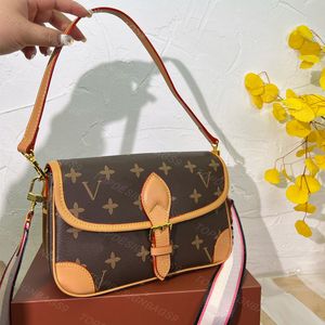 Womens Designer Cross Body Bags New Fashion Underarm Baguette Bag Shoulder Crossbody Bag 25cm Women Bag