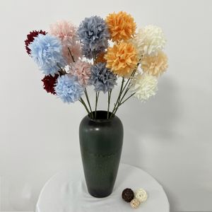 Dekorativa blommor konstgjorda blommor tthree-head single chrysanthemum för familjefester bröllop
