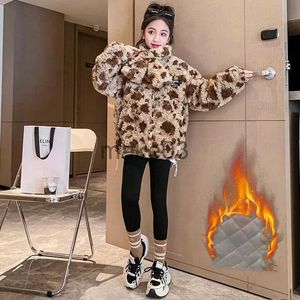 Giubbotti 2023 Corea inverno bambini ragazza giacca addensare più velluto elementare ragazza cappotto collo alto Bandhnu Outwear Kid peluche sciarpa cappotto J231115