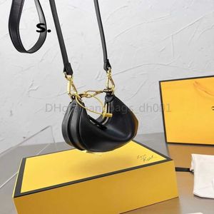 Ketten unten Designer-Handtaschen Tasche Mini Crescent Letter Graphy Handgelenkriemen Echte Taschen Gold Leder Schultertasche Damen