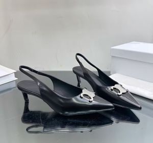 Sandálias de sapatos apontados de metal fivela genuína salto baixo de 5 cm de pista de 5 cm