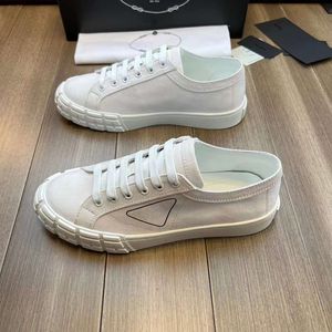 Famoso Luxo Fly Block Homens Sapatos Casuais Tênis de Corrida Itália Quente Popular Antiderrapante Borracha Elástica Low Top Canvas Designer Casuals Striding Trainers Box UE 38-45