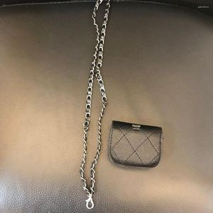 Förvaringspåsar mini fodral liten storlek pu quiltad diamant vintage stil hörlurar väska svart söt kedja kosmetik med låda