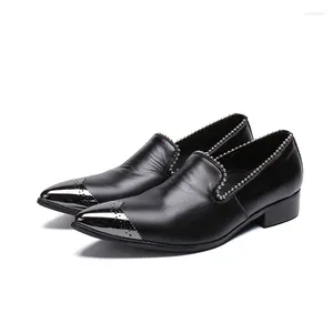 Scarpe eleganti di marca da uomo d'affari in vera pelle brogue intagliata nera moda italiana maschio punta argento