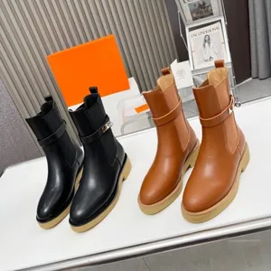 كلاسيكيات المرأة الكلاسيكية أحذية جديدة وصول مصمم العلامة التجارية Knight Boots الموضة في الكاحل القصير نصف الجودة عالية الجودة أحذية جلدية أصلية المرأة الجوارب فائقة الحذاء الأسود البني الأسود