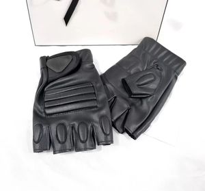 Кожаные перчатки без пальцев Мужские дизайнерские перчатки Пять спортивных перчаток для мужчин Черные осенние и зимние флисовые уличные черные кожаные перчатки для гонок на мотоциклах