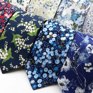 Bow Ties Men's Lovely Cotton Blue Floral Mönster Slyckor för unikt bröllop Business Party Daily Suit Shirt Wear Accessories Gifts