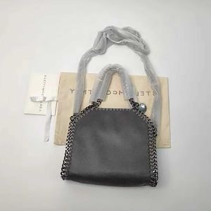 デザイナーデザイナーStella McCartney Falabella Mini Tote Luxury Woman Metallic Sliver Black Tiny Shopping Women Handbag Leather Crossbody Sholden