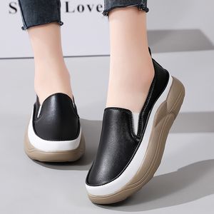 Klädskor kvinnor lägenheter loafers andas mockasins kvinnliga båtskor mode damer plattform slip-on vita mjuka casual skor zapatos mujer 230414