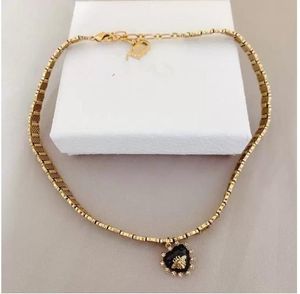 Naszyjniki wiszące luksusowe biżuterię pszczoły Naszyjnik żeński mosiądz wentylator w kształcie serca