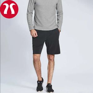 Mens shorts sport fitness yoga kläder capris snabb torr ljus elastisk sommar springande gymkläder män underkläder tränar avslappnade heta byxor