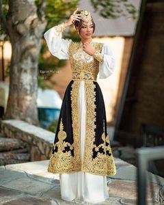 ホワイトブラックアラビアカフタンプロムドレスとベルベットジャケットゴールドレースアップリケカラコウアルジェエンイブニングレセプションガウン女性のためのガウン