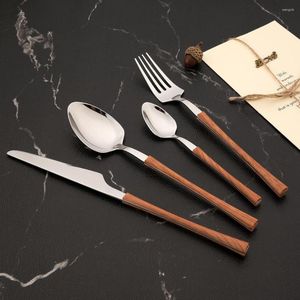 Set di stoviglie 5 pezzi Set di posate da cucina Utensili Forchetta Cucchiaio Coltello Cucchiaino Stoviglie Imitazione Manico in legno