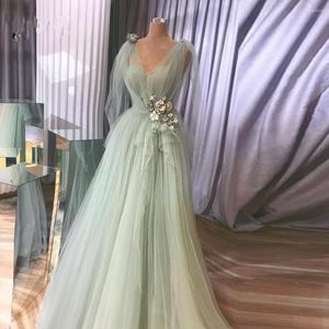 Abiti da festa Sexy Verde menta Fiore 3D Prom Scollo a V Increspature Abiti da sera a trapezio Lunghezza pavimento Pieghe Tulle Abito formale 2023