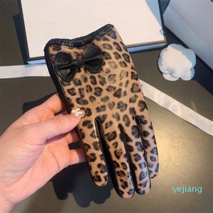 Designer läderhandske damer fårskinn leopard vintermitten för kvinnlig europeisk storlek