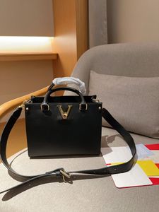 23SS Women's Luxury Designer Cowhide Leather Tote Bag Jungle Bag Women's Crossbody Bag axelväska Tygväska 24.5 cm