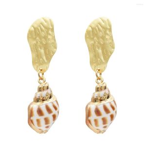 Pendientes de tachuelas exageradas Vacaciones de tendencia de la concha de verano Anillos de viento del océano creativo para mujeres