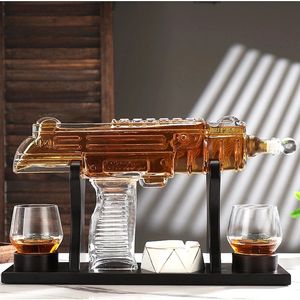 Wine Glasses Submachine Gun Whisky Glass Container Decanter Set Drinking Vessel With 2 Cups 1 Pine Wood Support 231115