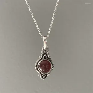 Kolye Kolyeleri Vintage Bohemian Garnet Kolye Kadınlar için Yaratıcı Muhteşem Oyma Kırmızı Kişiselleştirilmiş Takı Aksesuarları