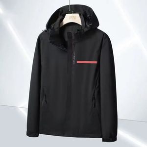 Designer Mens Jackets Hoodies Ytterkläder Vindbrytare Fashion Män Kvinnor huva kappa långa ärmar lyxjacka med blixtlåsare bokstäver överskådor par rockar parkor