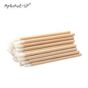 Makeup Brushes 100 pcs Disposable Makeup Lip Brushes Lint-free Applicator Lip Gloss Wand with Bamboo Handle for Eyelash Extension makeup tools 231031