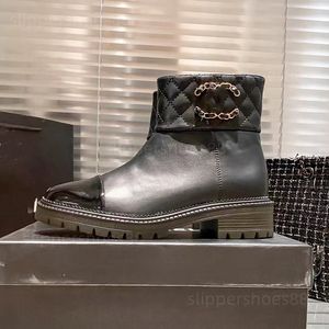 Fishion Boots 디자이너 여성 퀼트 가죽 청키 발목 플랫 부츠 여성 레이스 업 플랫폼 부츠 마틴 부츠 블록 힐 전투 부츠 짧은 신발