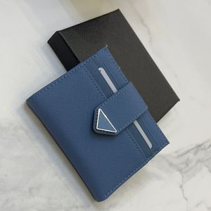 2024 디자이너 삼각형 지갑 작은 Saffiano 가죽 청구서 구획 문서 포켓 신용 카드 슬롯 에나멜 금속 글자 하드웨어 고급 지갑