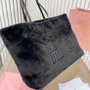 2024 Designerväska Fashion Soft Soft Autumn Winter Bag Underarm Bag Axel Bag Handväska Purse Stylish High-End Bag