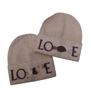 Loewee Beanie Designer Hape Hat Новая шерстяная шапка холодная шляпа Холодная шляпа Тепленная защита уха вязаная шляпа с повязкой на голову повседневная шерсть для пар