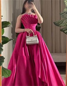 2024 Detto arabo rosa rosa Dubai abito da sera elegante senza spalline senza maniche pieghe una linea di abiti da ballo formale da donna Robe De Soiree