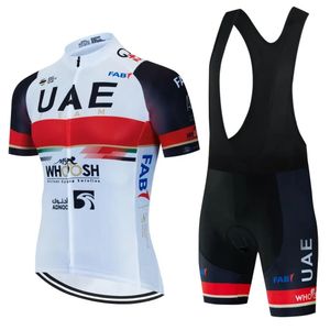 サイクリングジャージーセットMTBメンズ衣装セットUAE衣服2023 Summer Man Pro Team Bib Complete Pants Gel Bicycle Jerseys Chorts Shorts 231114