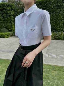 Базовые повседневные платья, дизайнерское треугольное эмблема с лацканами, поддельное лоскутное женское платье-рубашка из двух частей, белый ремень в студенческом стиле 4X9P
