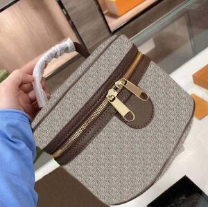 2023 Hot New Fashion Designer di lusso Borse per cosmetici Borsa per cosmetici di grande capacità Borsa per trucco Custodia per trucco portatile in pelle da donna