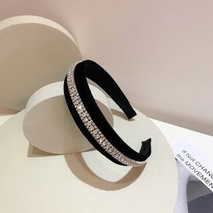 Hårband Fashionabla frisyrtillbehör Super Bright Temperatur Rhinestones Enkel och lätt att matcha Wide Headband Hair Clip South East Gate Headband 231115