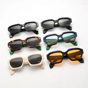 Sonnenbrille Mode Quadratischen Rahmen Frauen Schwarz Farbe Marke Design Personalisierte Punk Trendy Sonnenbrille UV400 Brillen