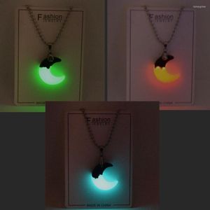 Anhänger Halsketten Edelstahl Kette Harz Nacht fluoreszierender Mond auf dem dunklen Hals für Frauen und Männer Schmuck Geschenk leuchtend