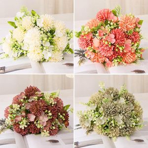 Dekorative Blumen Künstliche Vintage Seide Hortensie Afrikanische Chrysantheme Blumenstrauß Braut Hält Gefälschte Familie Hochzeit De