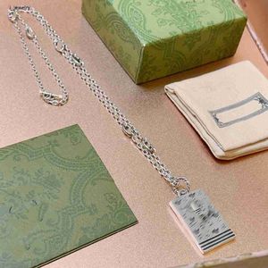 Women necklaces Fashion jewelry designer necklaces Men choker brand sweater chain LOGO ornaments necklaces party gifts Nov 16 jewel