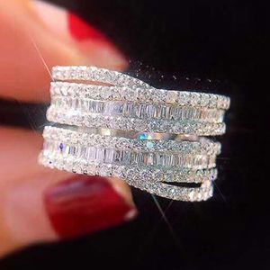 Ring de dedo de diamante de diamante de luxo 925 Sterling Silver Party Banding Band Rings For Mulheres Men prometem um presente de joias de noivado