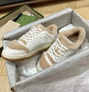 Perfekt varumärke retroinspirerade kvinnor män sneaker skor design mac80 sammanlåsande g skateboard promenad fluffig shearling varm casual komfort skor EU35-45 med låda